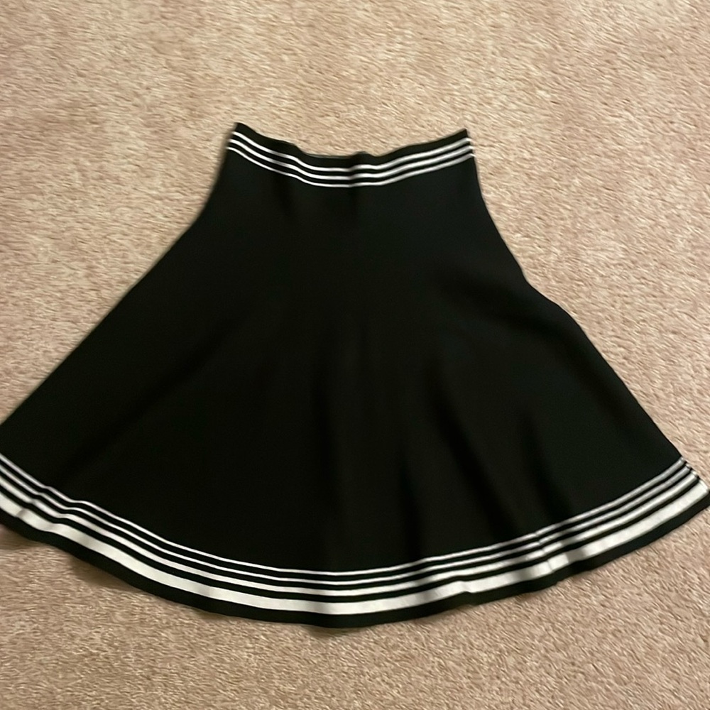 Max Studio pull on skirt flare.  Extra stretchy and comfortable. preppy